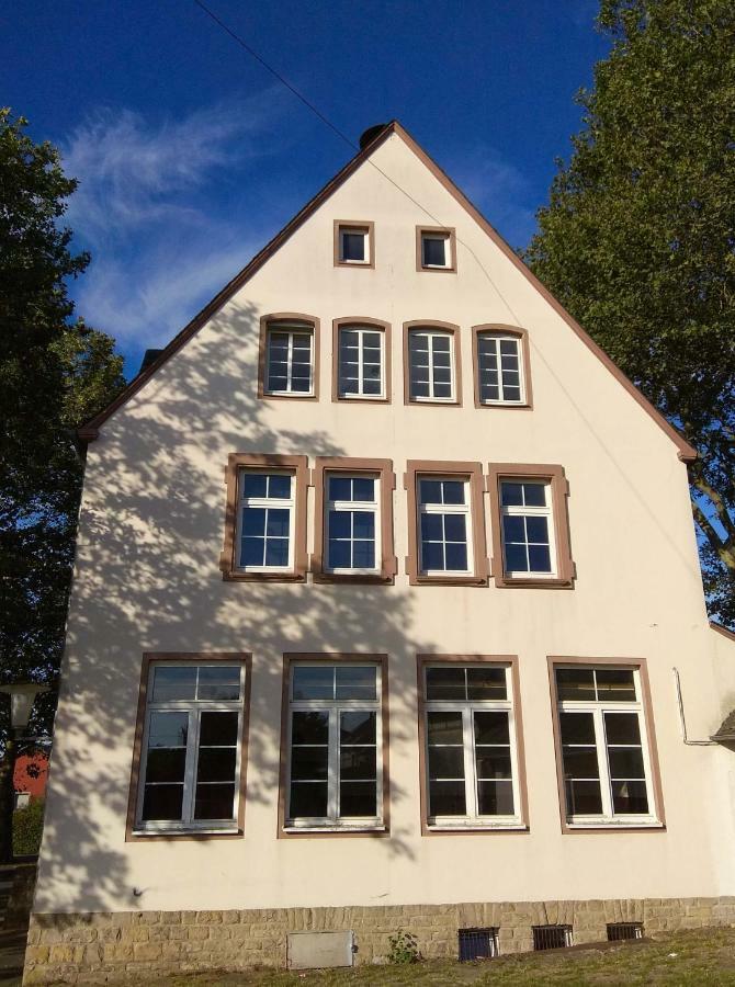 Alte Schule Gaestehaus - The Principal'S Rooms Appartment Bitburg Zewnętrze zdjęcie